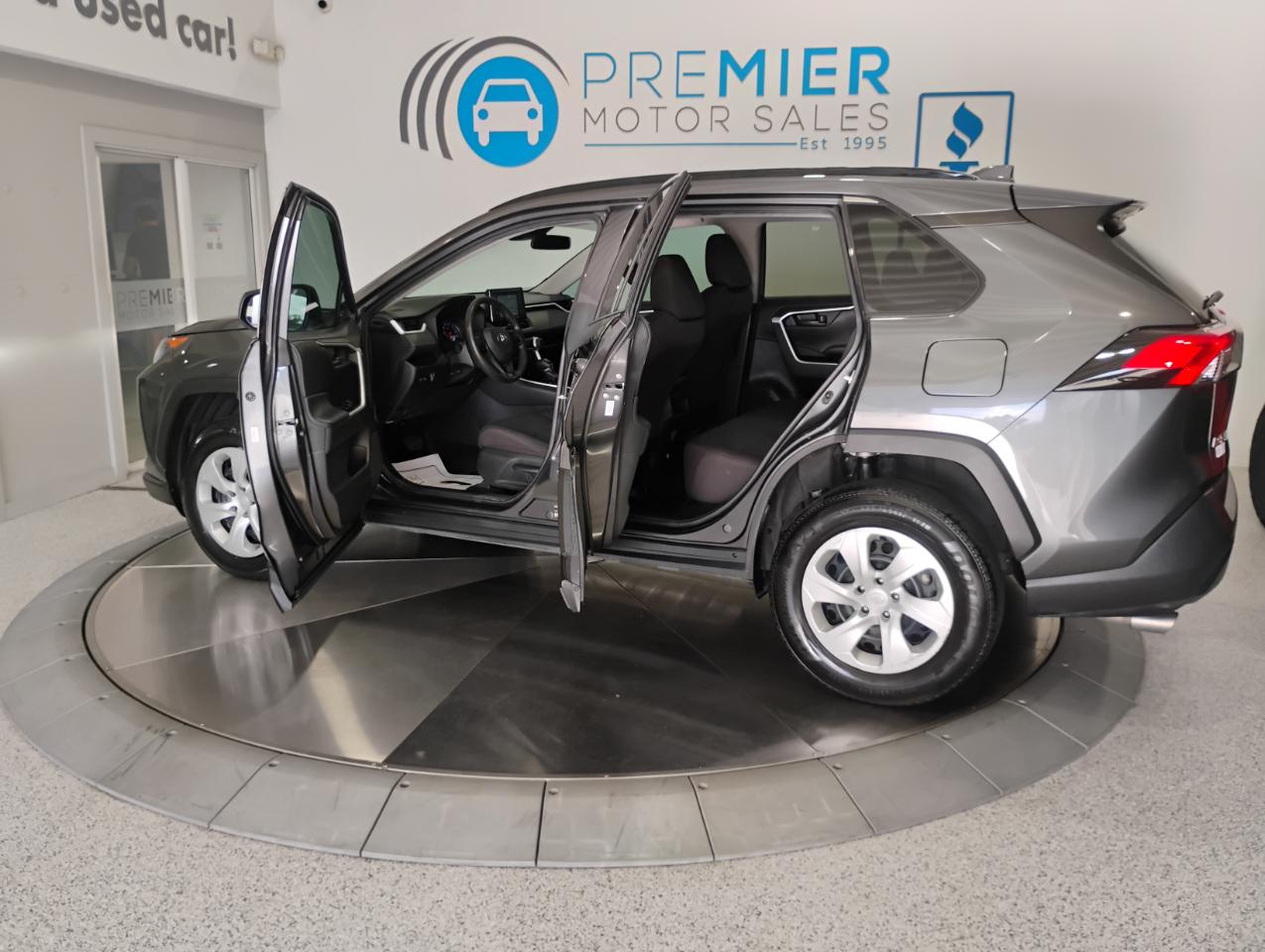 Toyota RAV4 LE 2021