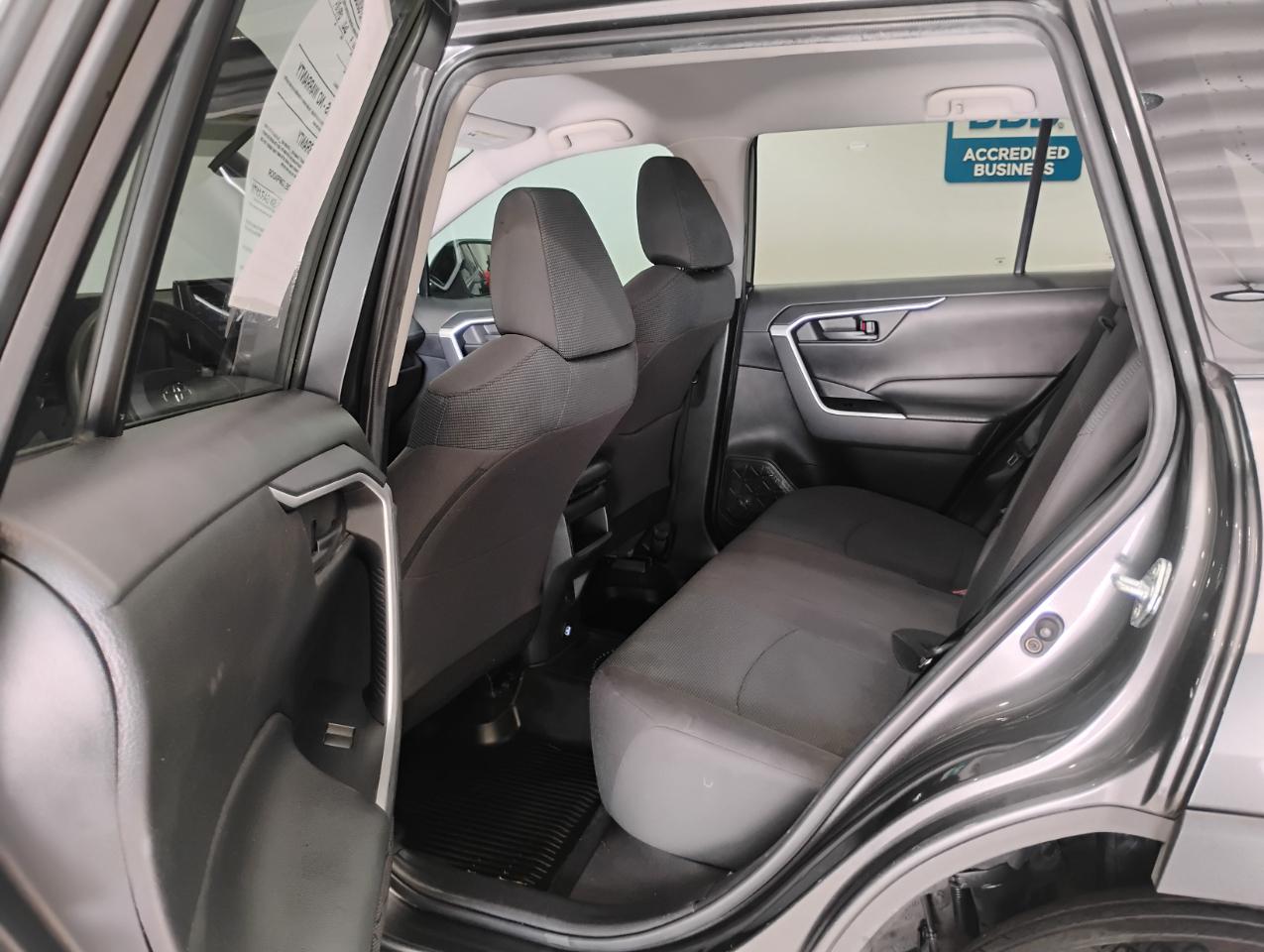 Toyota RAV4 LE 2021