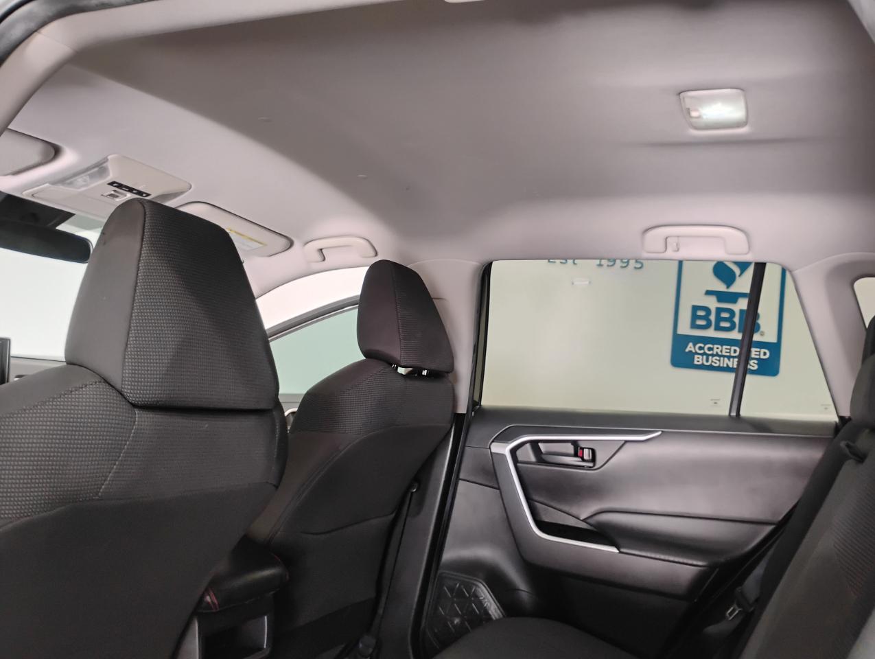 Toyota RAV4 LE 2021