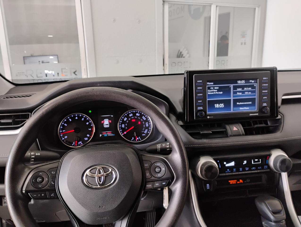 Toyota RAV4 LE 2021