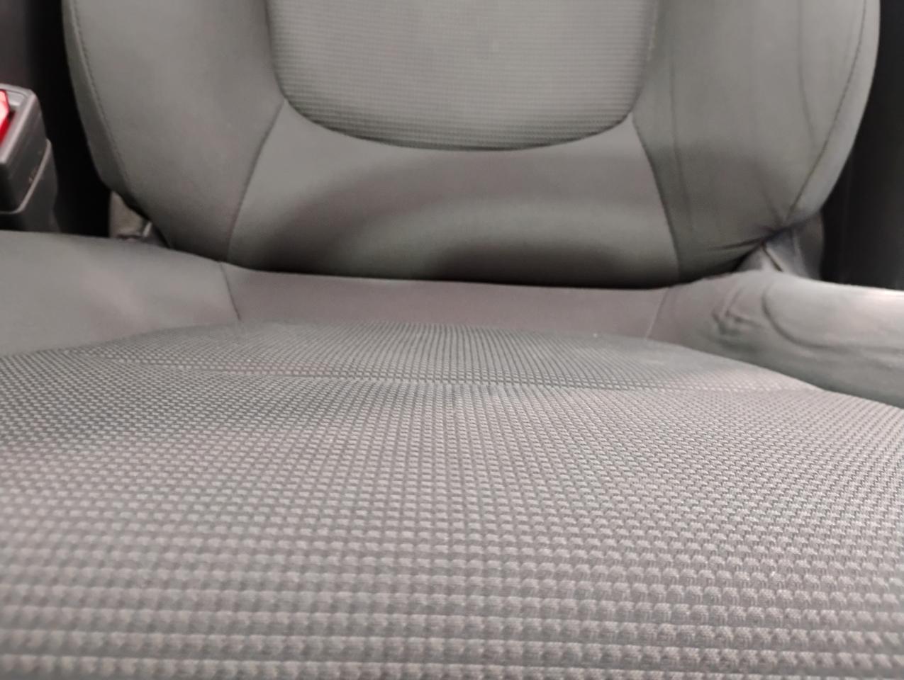 Toyota RAV4 LE 2021