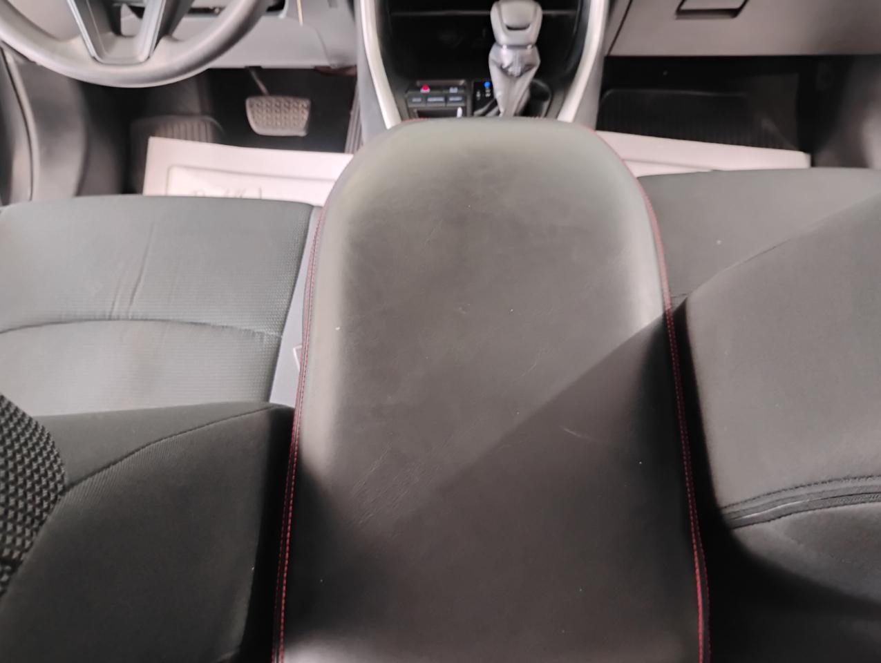 Toyota RAV4 LE 2021