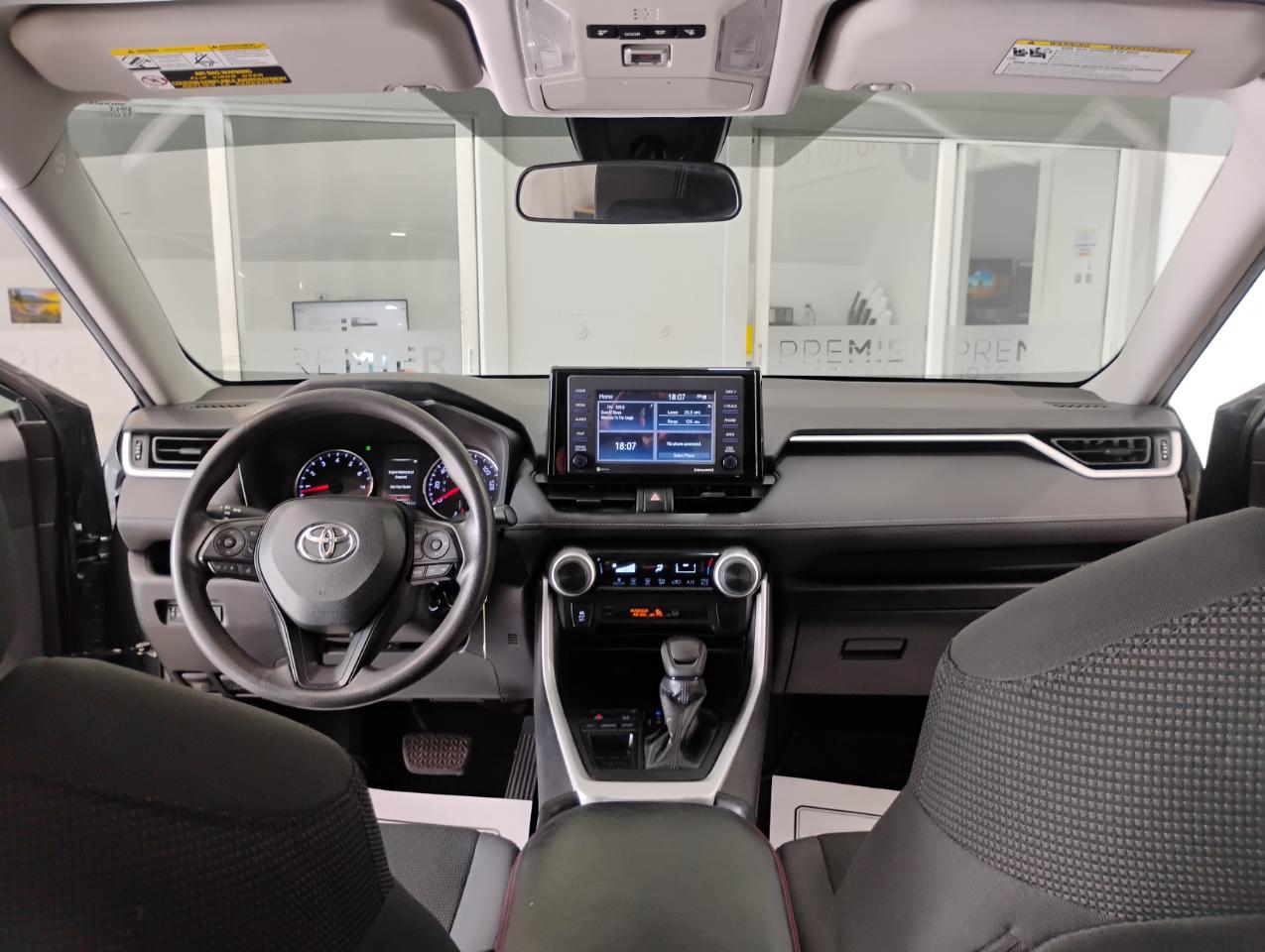 Toyota RAV4 LE 2021