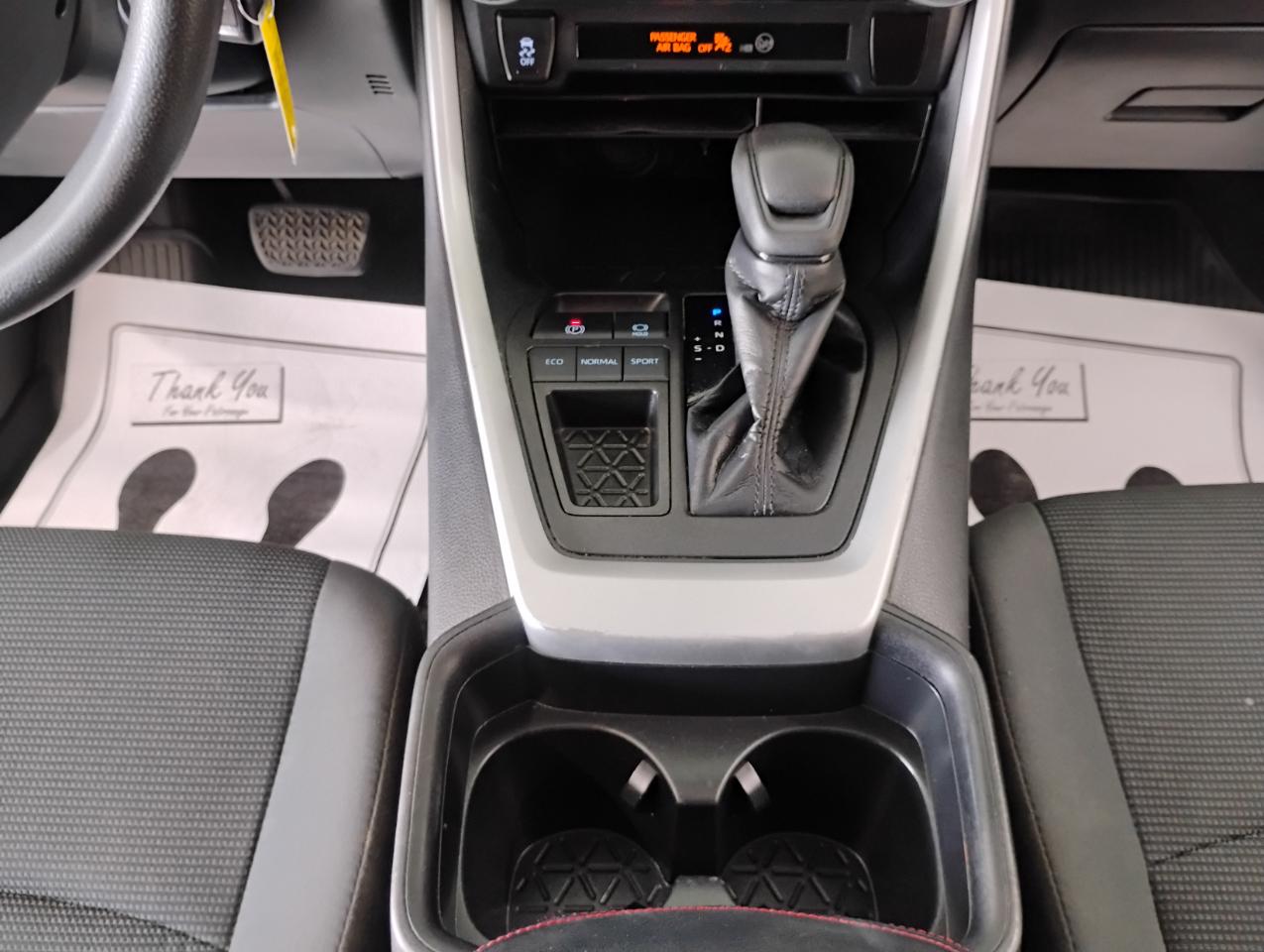 Toyota RAV4 LE 2021