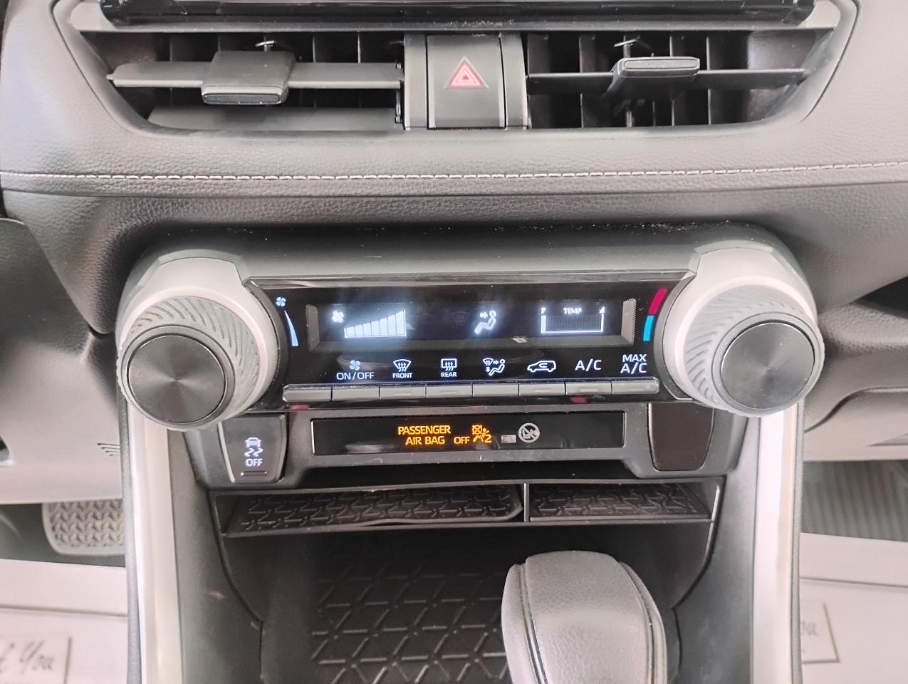 Toyota RAV4 LE 2021