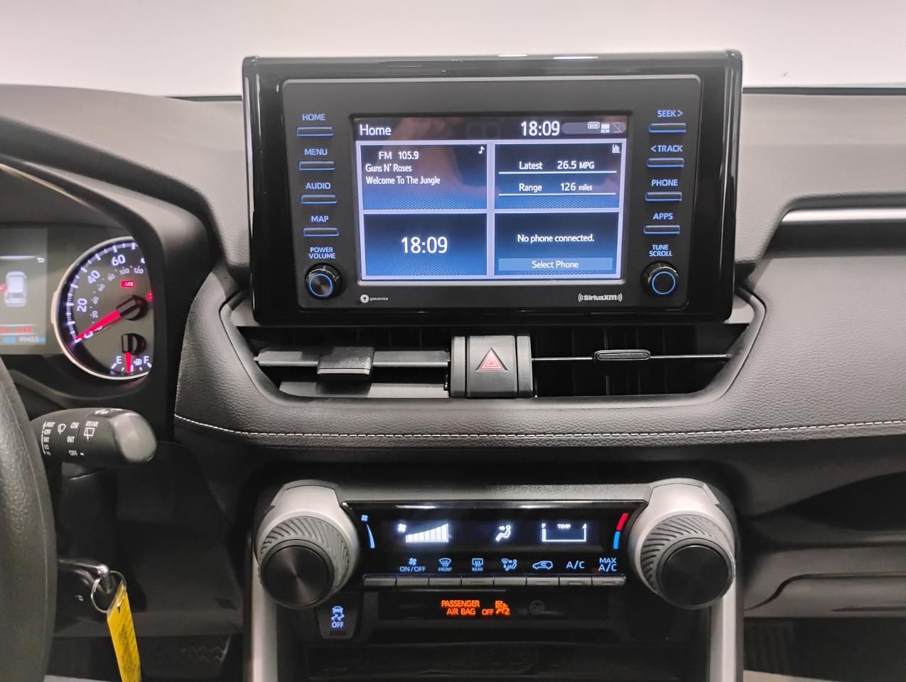 Toyota RAV4 LE 2021
