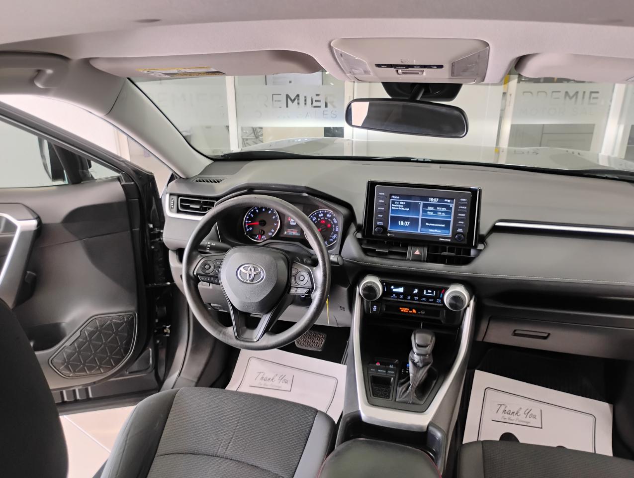 Toyota RAV4 LE 2021
