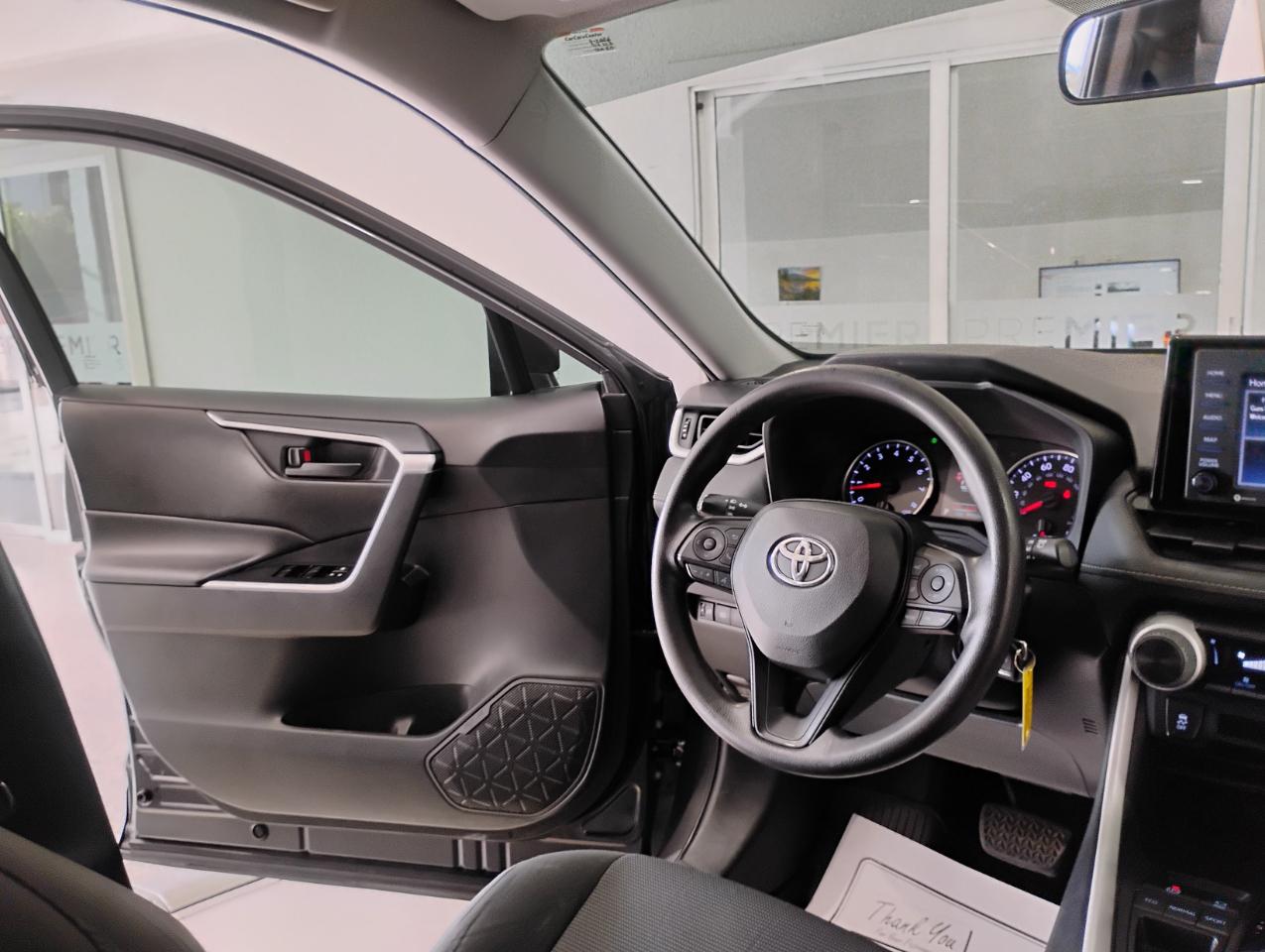 Toyota RAV4 LE 2021