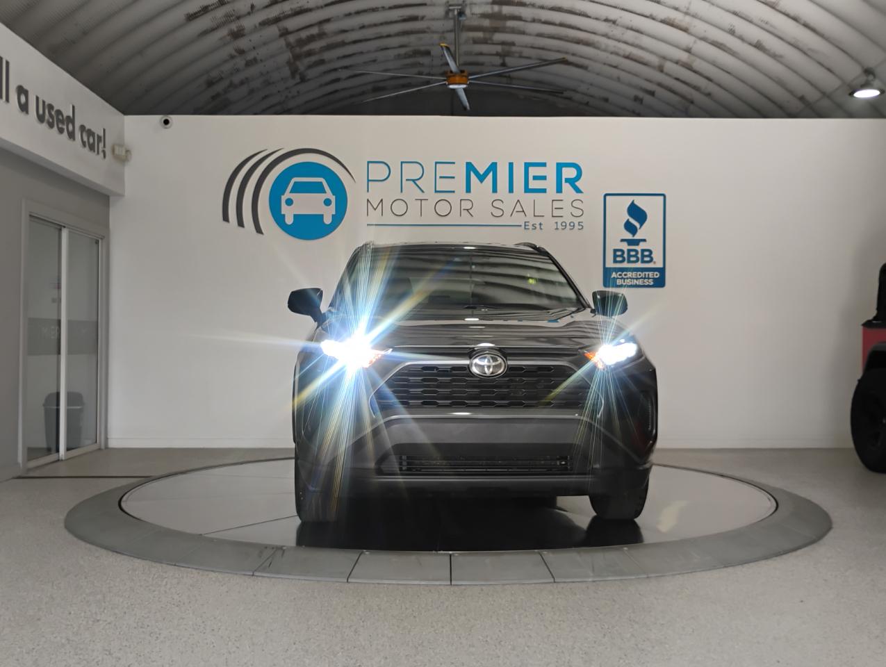 Toyota RAV4 LE 2021