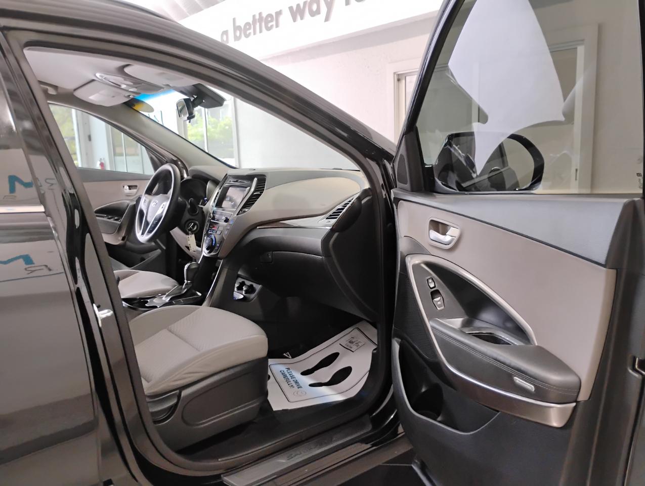 Hyundai Santa Fe SE FWD 2017