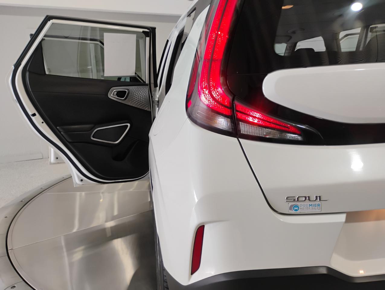 Kia Soul LX CVT 2023
