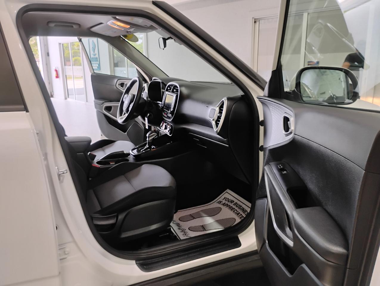 Kia Soul LX CVT 2023
