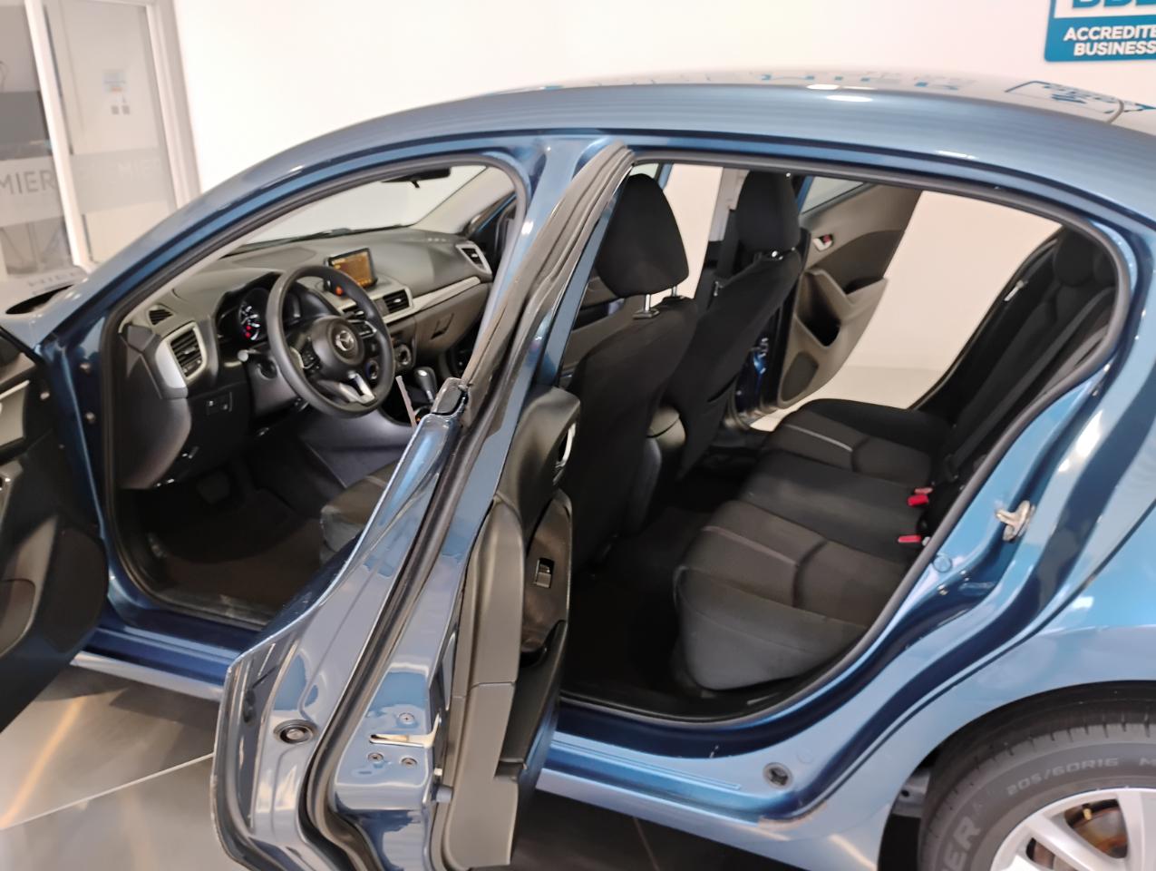 Mazda MAZDA3 i Sport AT 4-Door 2017