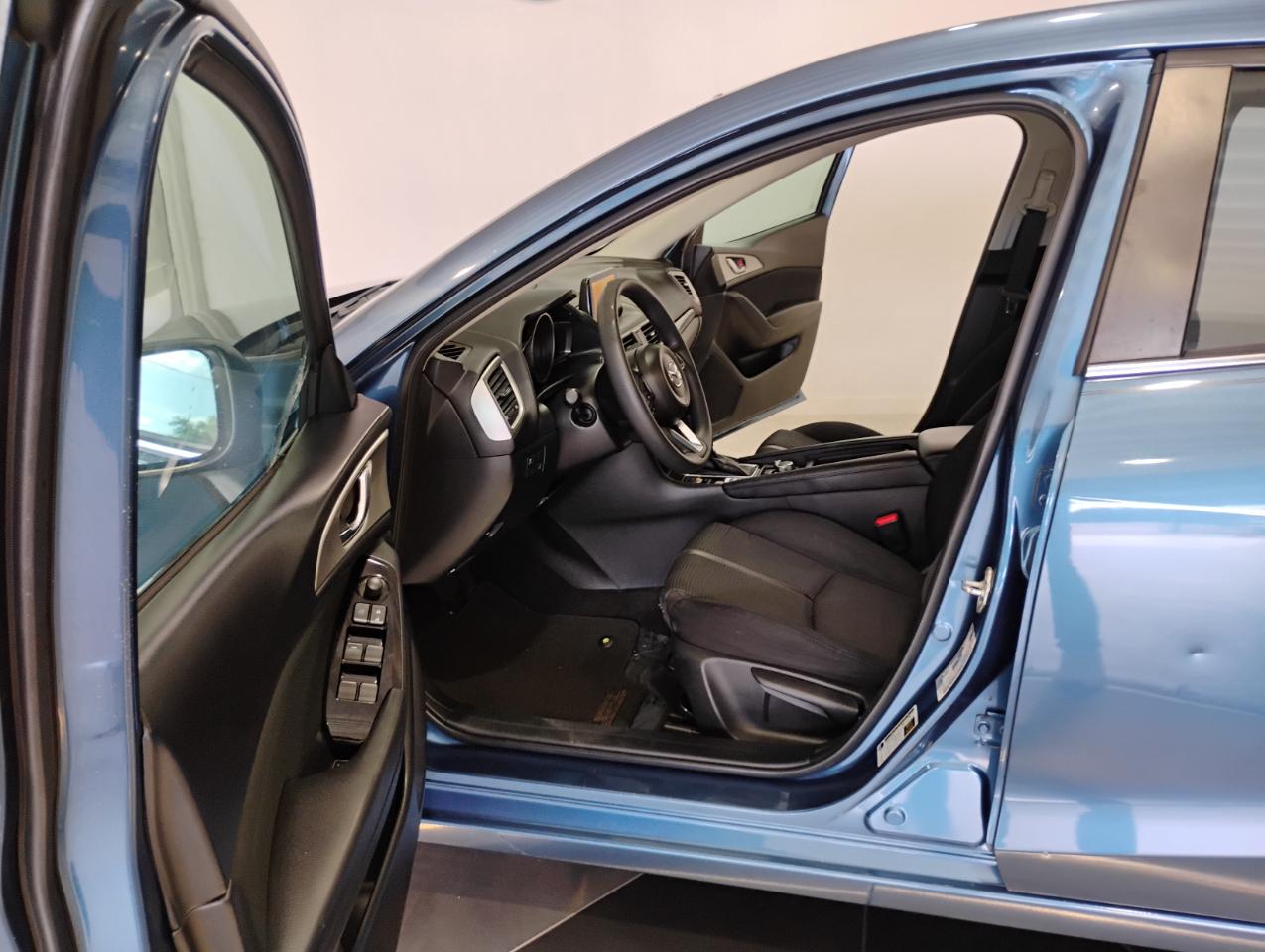 Mazda MAZDA3 i Sport AT 4-Door 2017