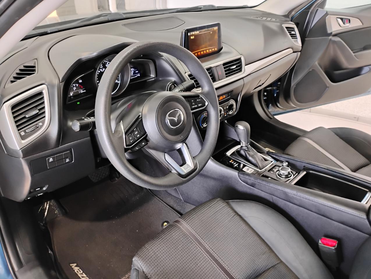 Mazda MAZDA3 i Sport AT 4-Door 2017