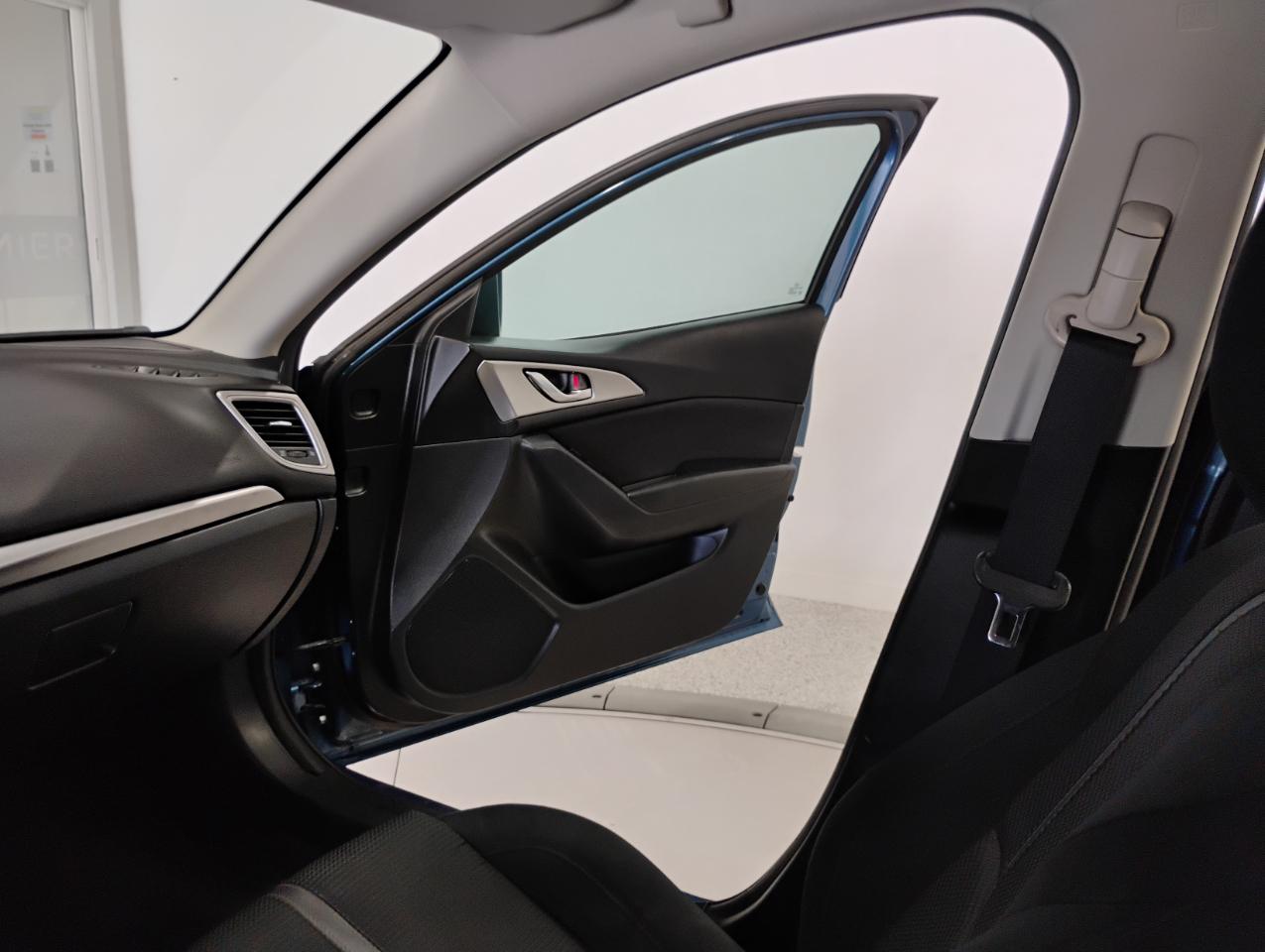 Mazda MAZDA3 i Sport AT 4-Door 2017