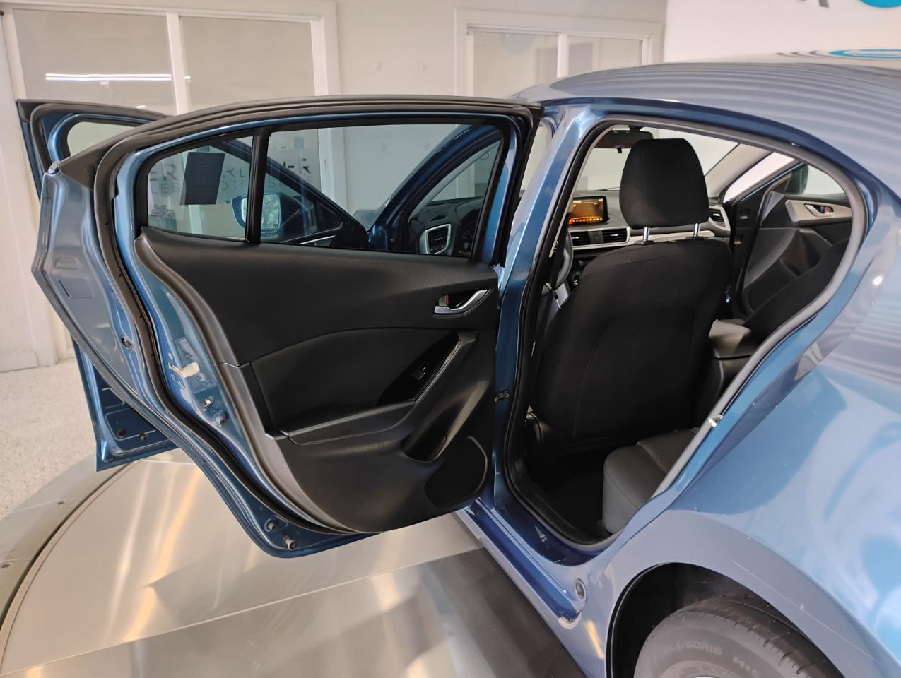 Mazda MAZDA3 i Sport AT 4-Door 2017