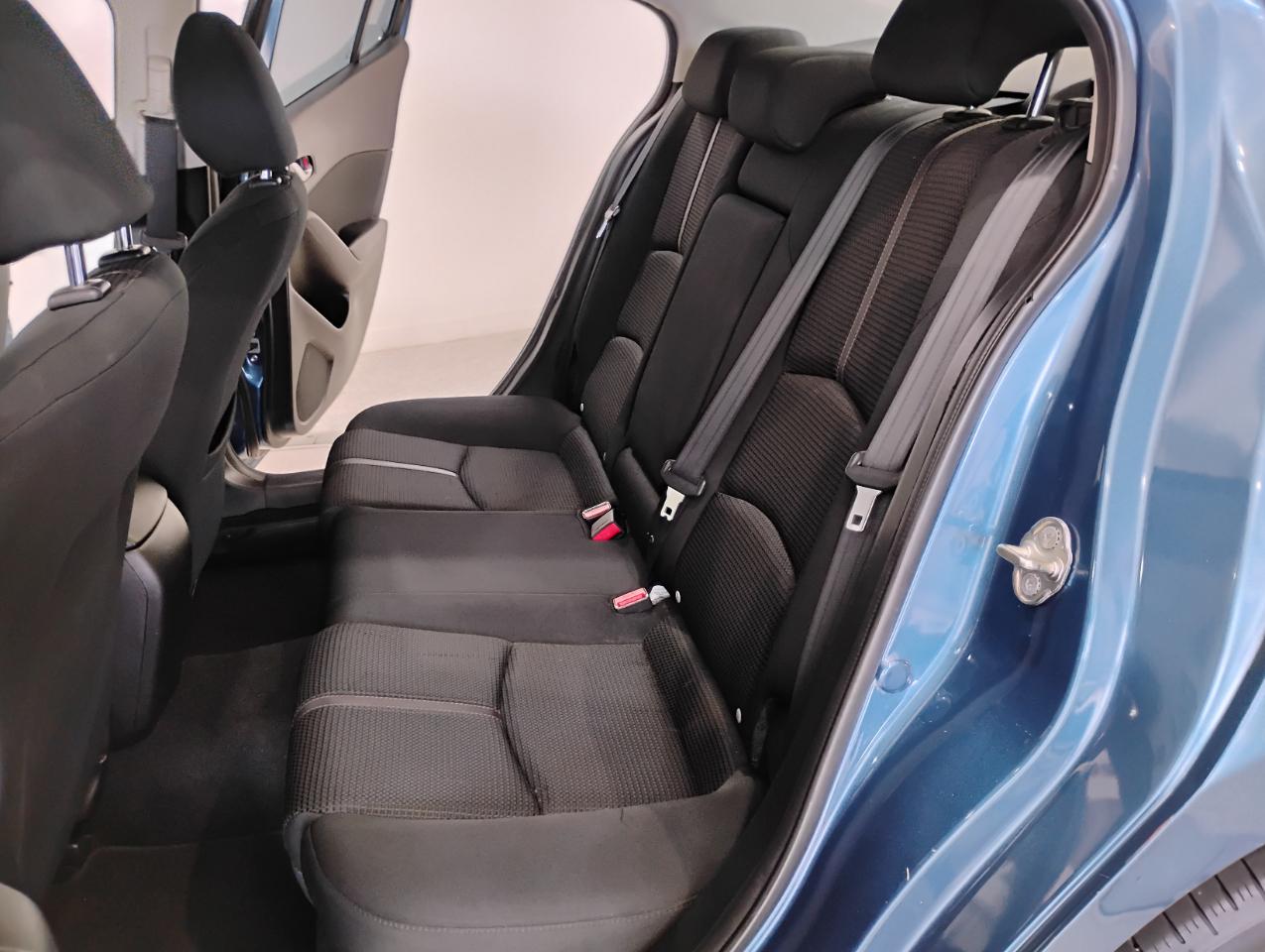 Mazda MAZDA3 i Sport AT 4-Door 2017