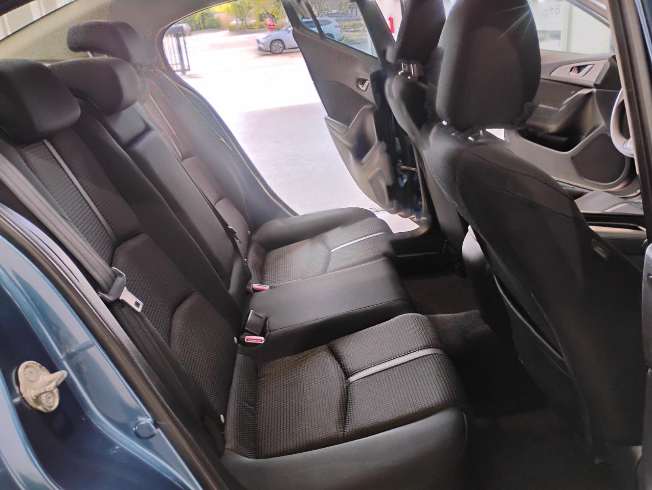 Mazda MAZDA3 i Sport AT 4-Door 2017