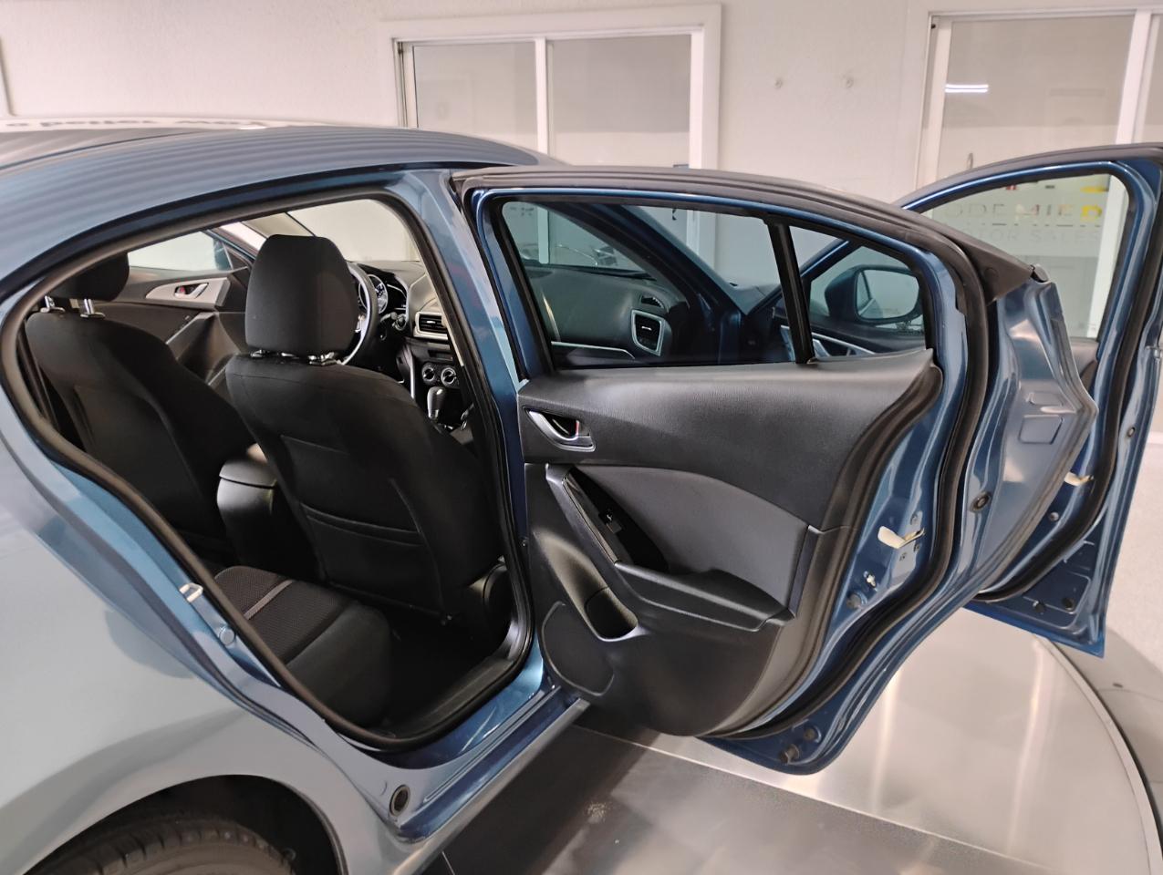 Mazda MAZDA3 i Sport AT 4-Door 2017