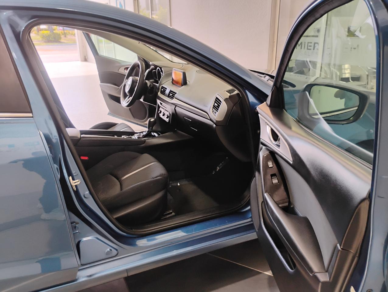 Mazda MAZDA3 i Sport AT 4-Door 2017