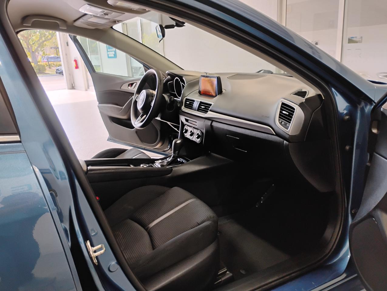 Mazda MAZDA3 i Sport AT 4-Door 2017