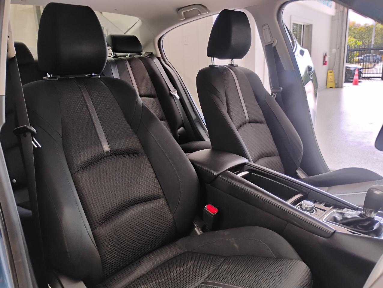 Mazda MAZDA3 i Sport AT 4-Door 2017