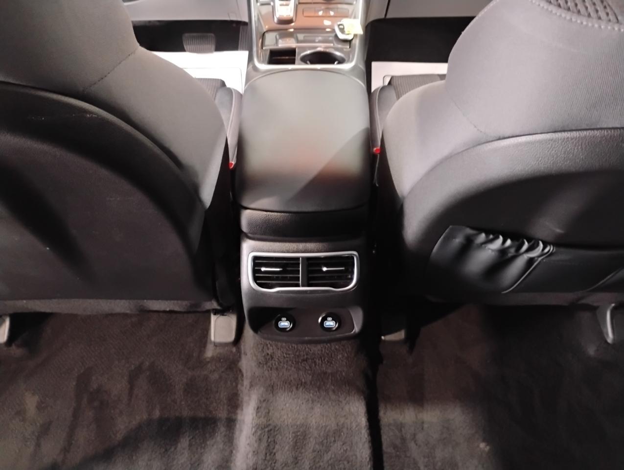 Hyundai Santa Fe SEL w/Convenience Package 2022
