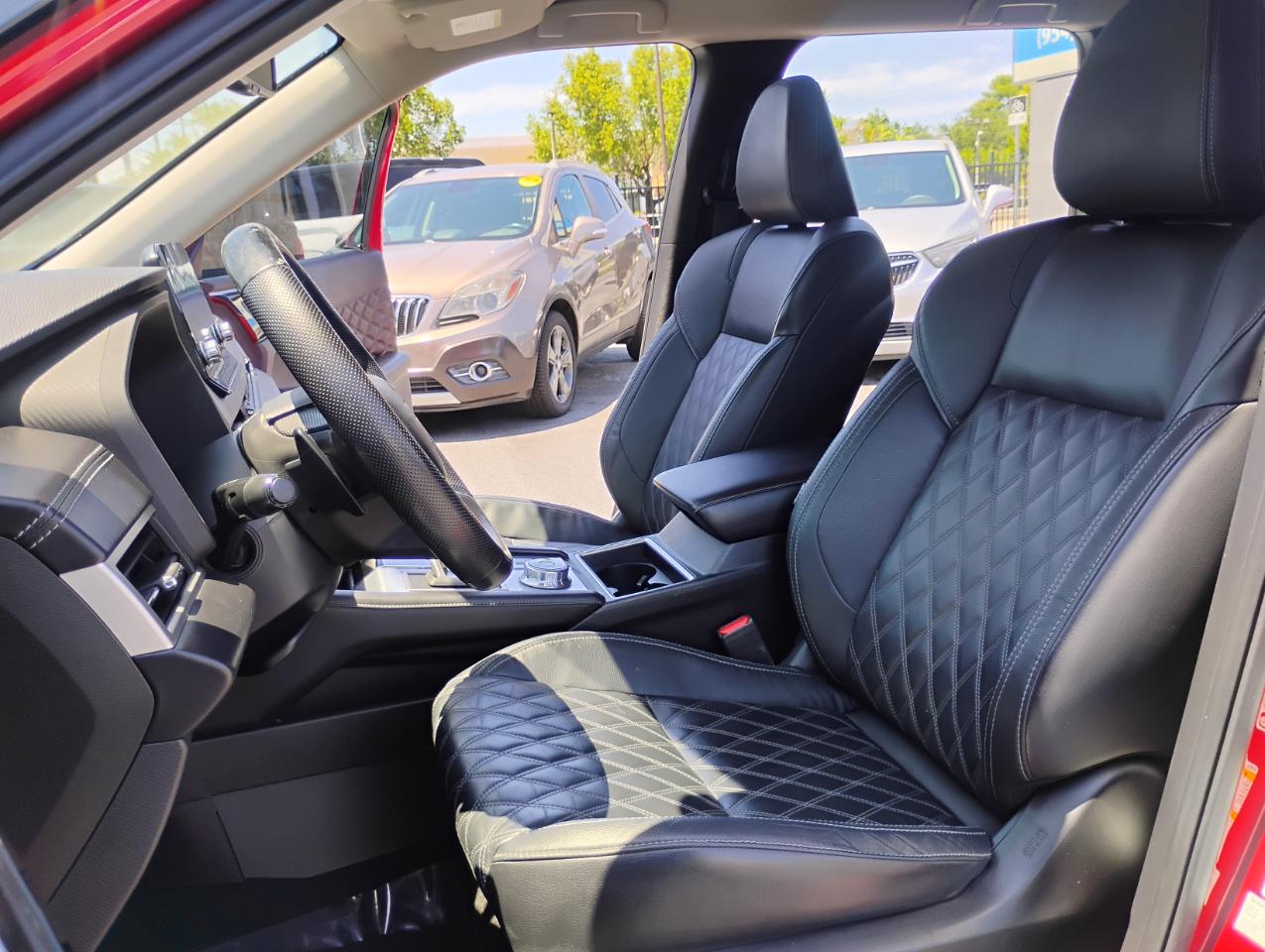 Mitsubishi Outlander SEL 2WD 2022