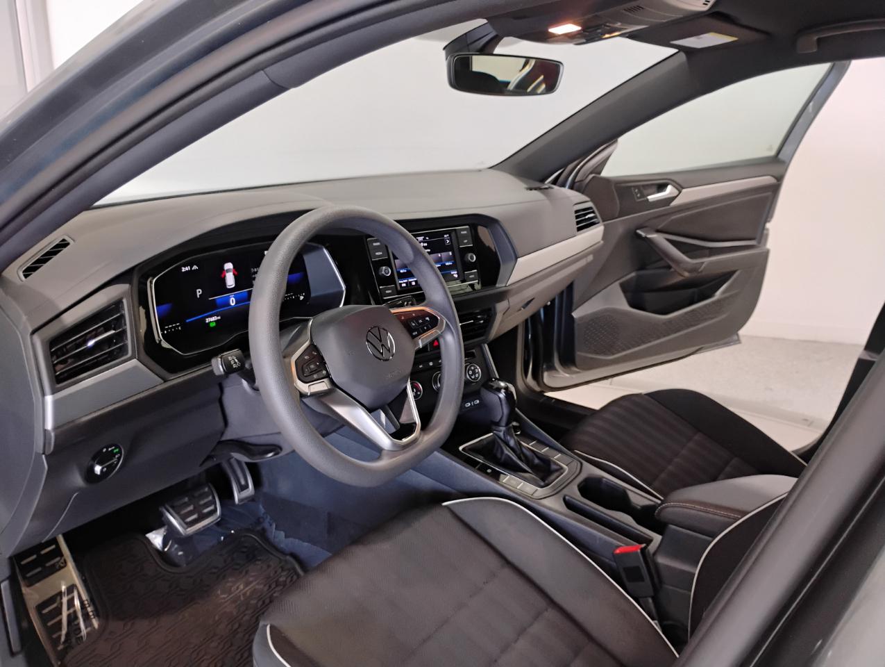 Volkswagen Jetta Sport 2023