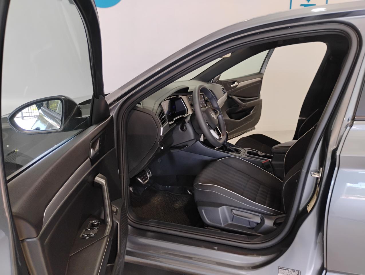 Volkswagen Jetta Sport 2023