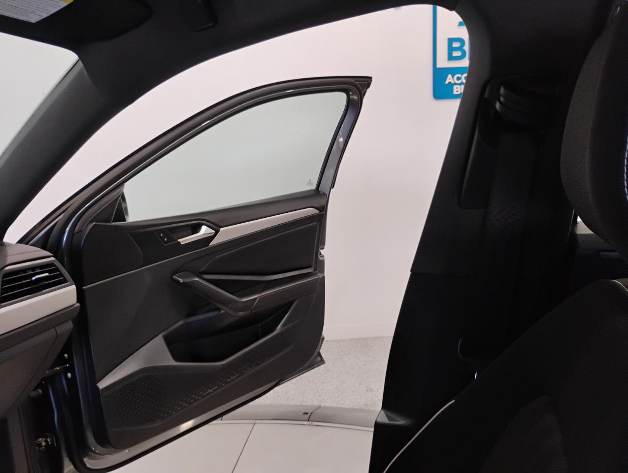 Volkswagen Jetta Sport 2023
