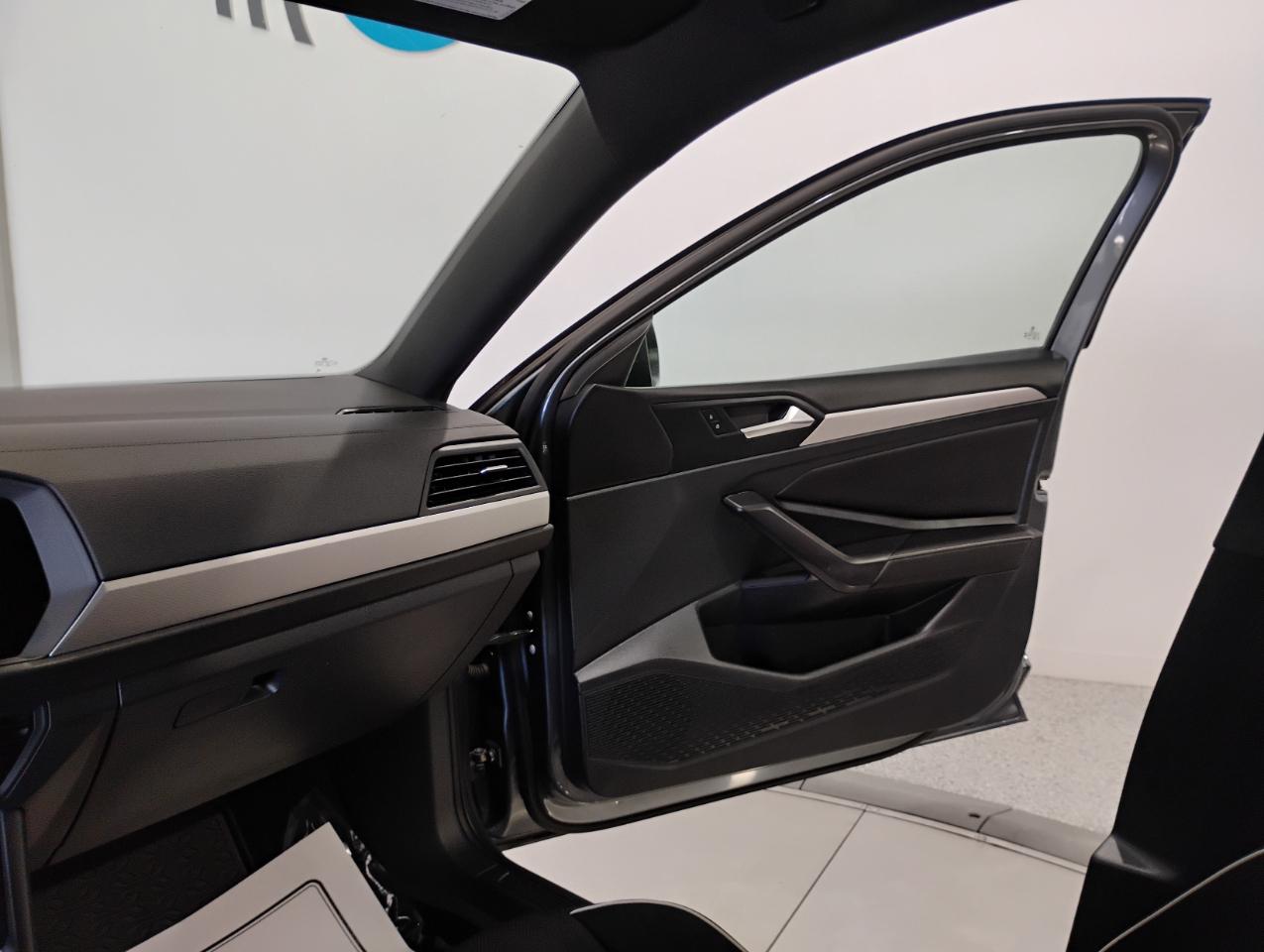 Volkswagen Jetta Sport 2023