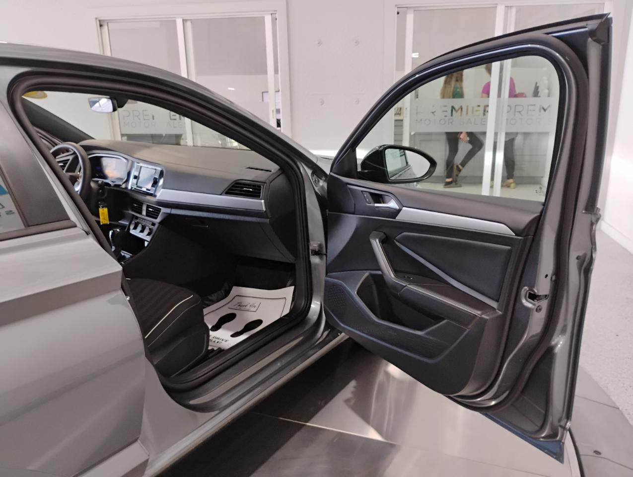 Volkswagen Jetta Sport 2023