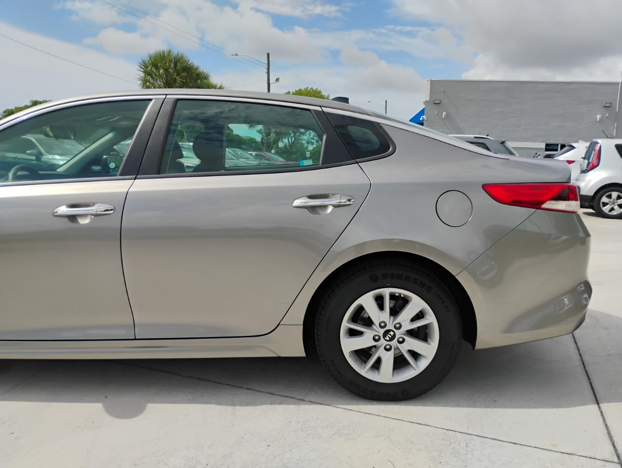 Kia Optima LX 2017