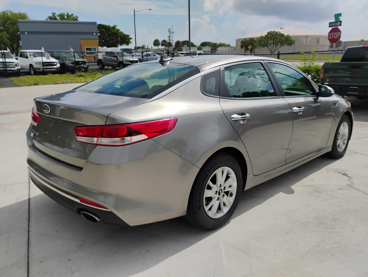 Kia Optima LX 2017