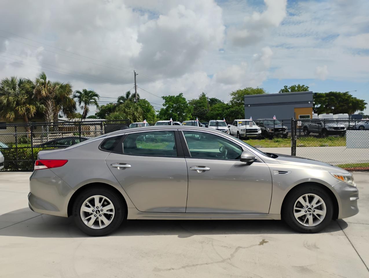 Kia Optima LX 2017