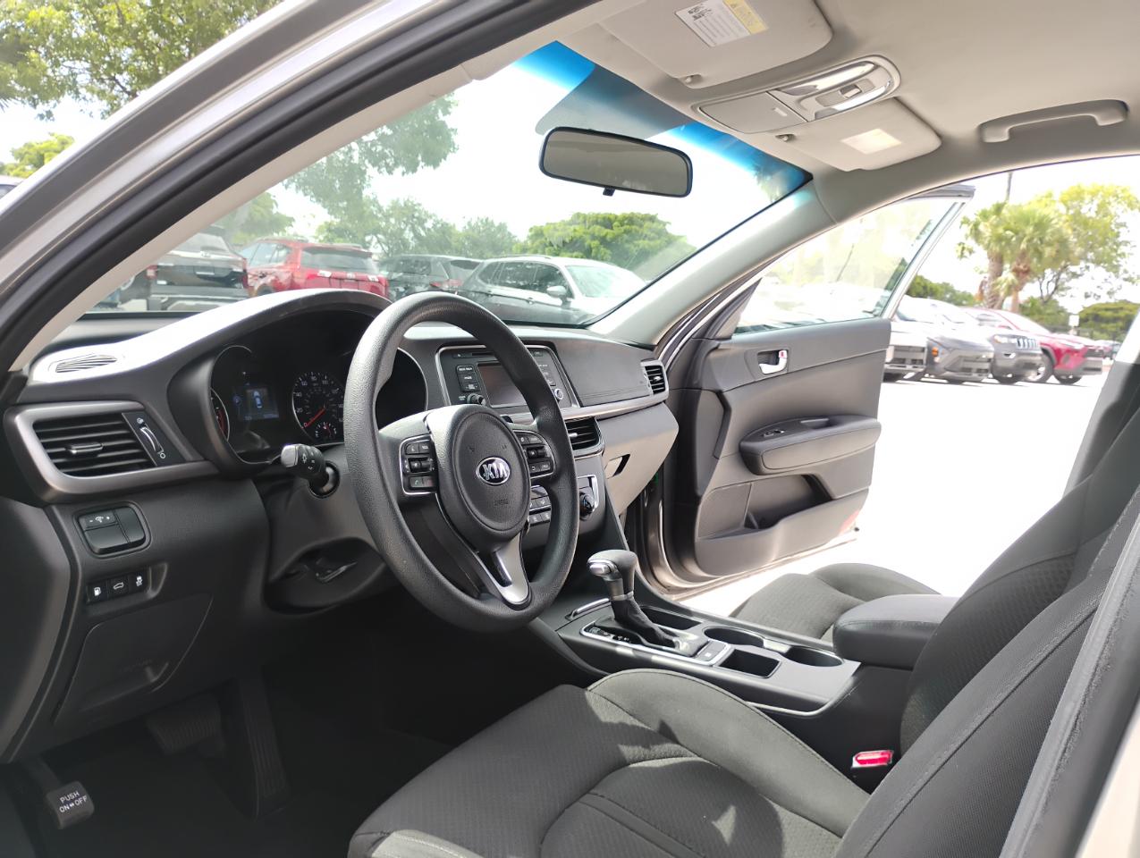 Kia Optima LX 2017