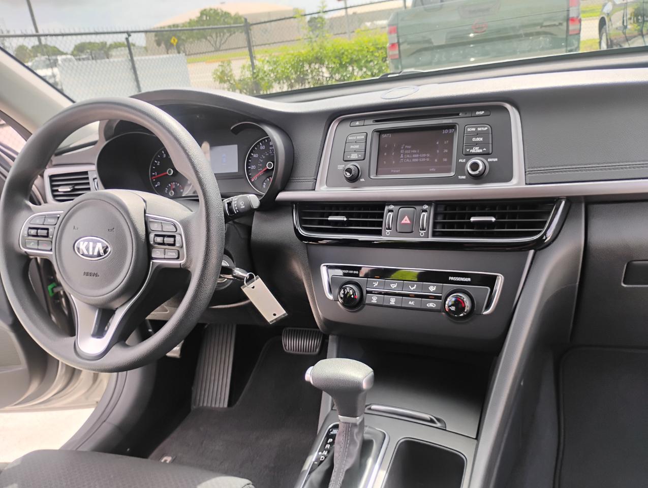 Kia Optima LX 2017