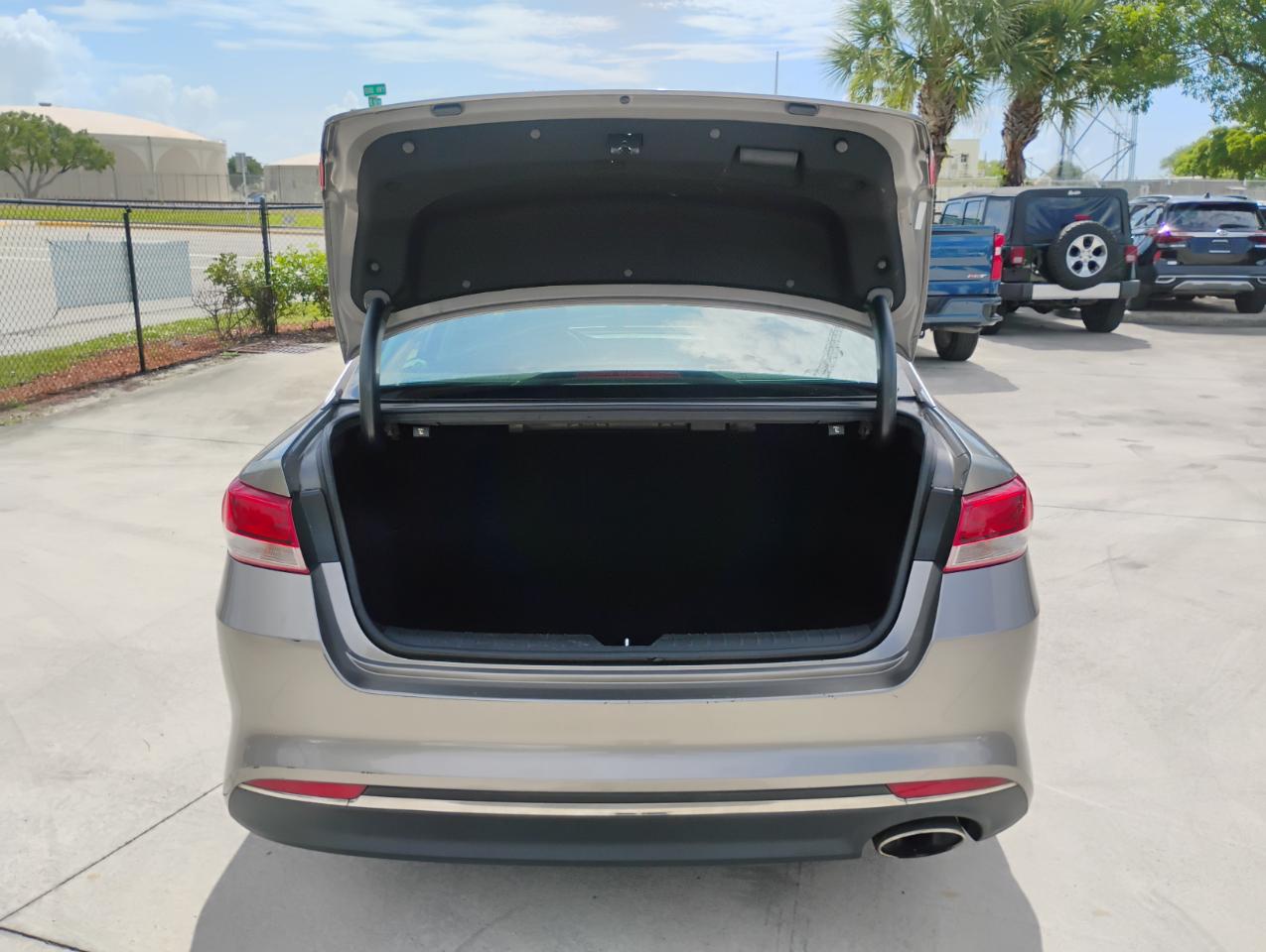 Kia Optima LX 2017