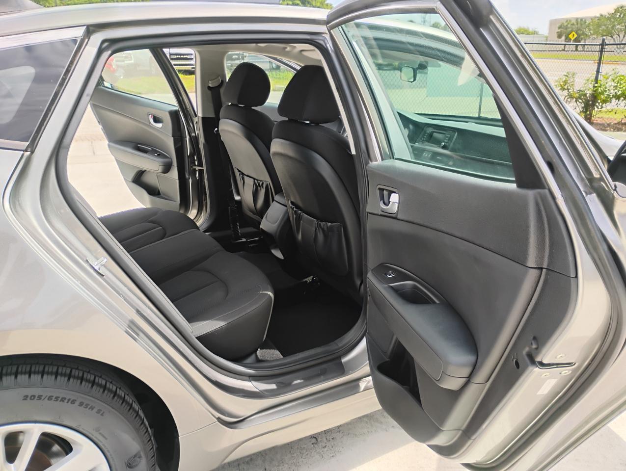 Kia Optima LX 2017