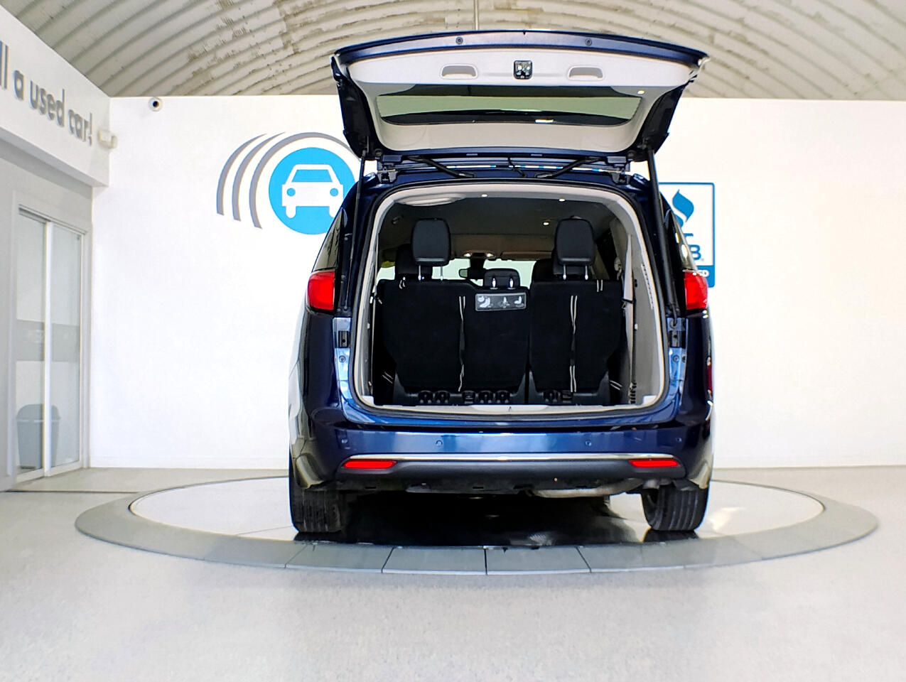 2017 Chrysler Pacifica Touring L photo 4