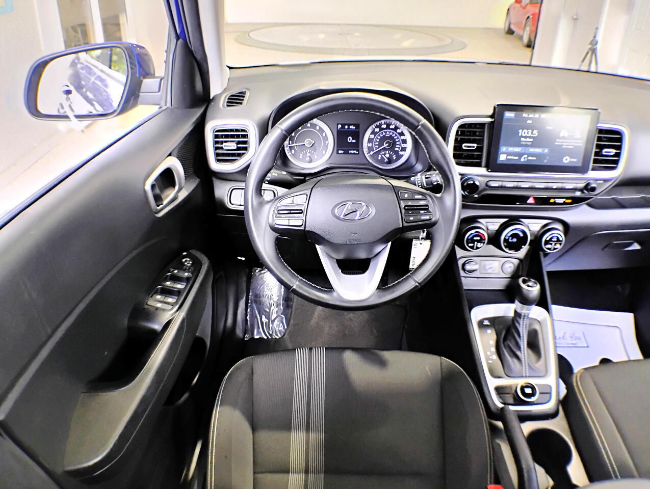 2021 Hyundai Venue SEL Denim photo 34