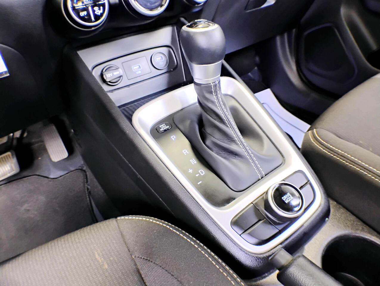 2021 Hyundai Venue SEL Denim photo 59