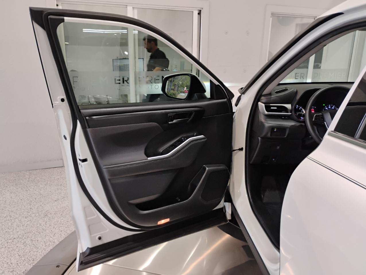 Toyota Highlander L 2021