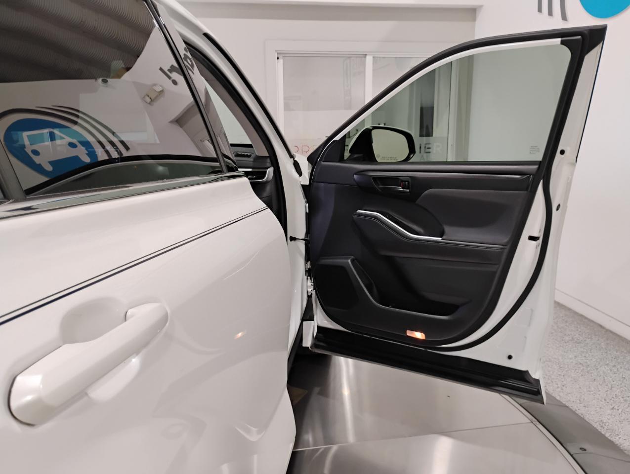 Toyota Highlander L 2021