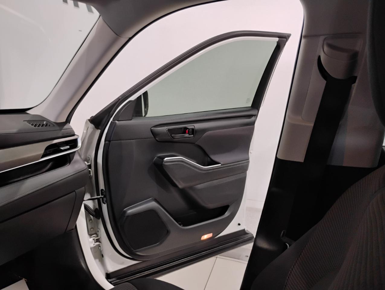 Toyota Highlander L 2021