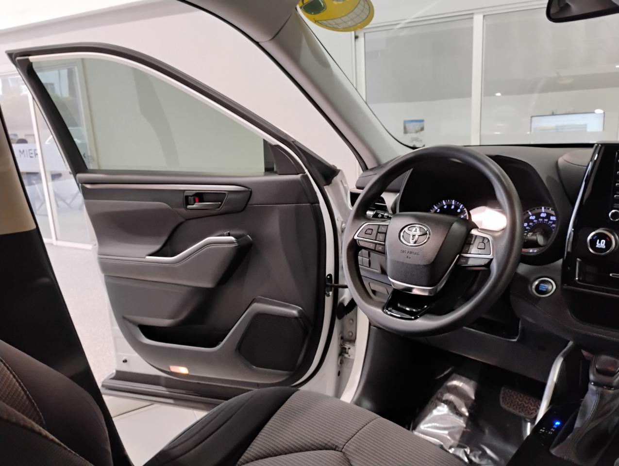 Toyota Highlander L 2021