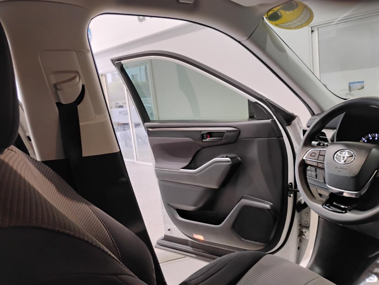 Toyota Highlander L 2021