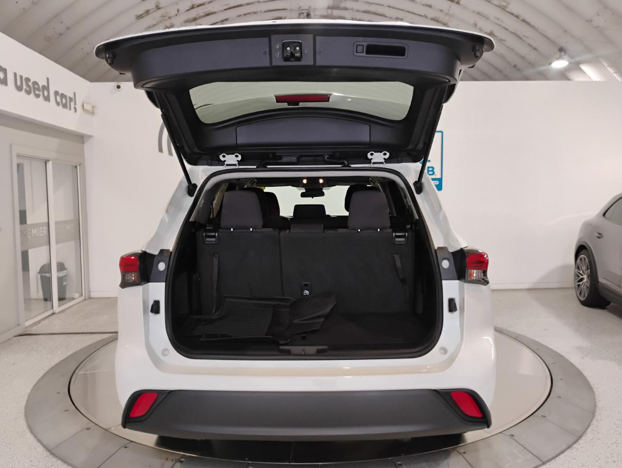 Toyota Highlander L 2021